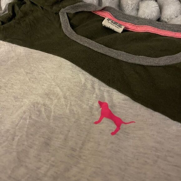 Vintage og VS Pink
Baseball style tee/top/shirt.blouse - Picture 3 of 3